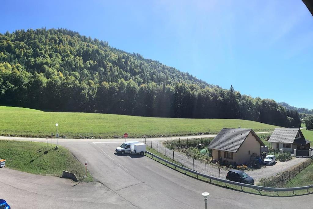 Plein Sud Montagne Et Lacs Apartment *